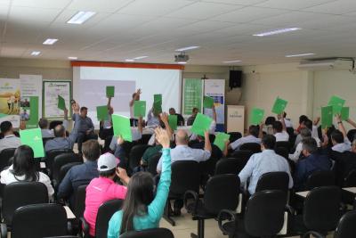 COPROSSEL E SICREDI GRANDES LAGOS PR/SP sediam reunião de cooperativas do Sudoeste do PR